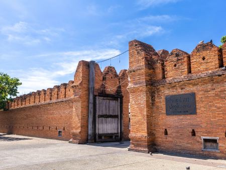 Old City, Tha Phae Gate & Walking Street