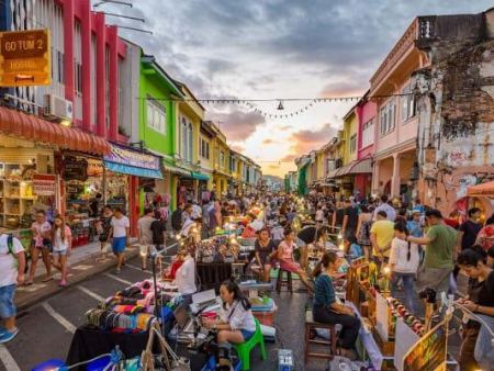 Old City, Tha Phae Gate & Walking Street