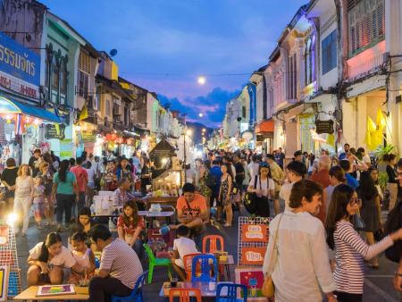 Old City, Tha Phae Gate & Walking Street