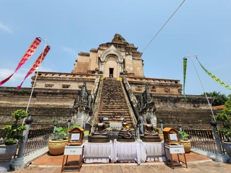 Old City, Tha Phae Gate & Walking Street