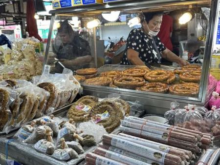 Ton Payom Market